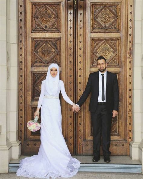 Berikut ini ada beberapa makeup pengantin sunda yang dapat kamu pilih. 14 Foto Pengantin Muslimah Modern ~ Inspirasi Pengantin ...