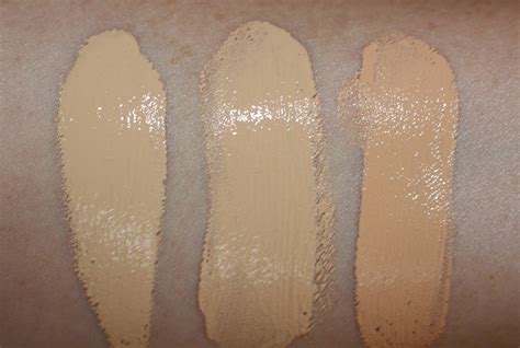 Hourglass Ambient Soft Glow Foundation Review And Swatches