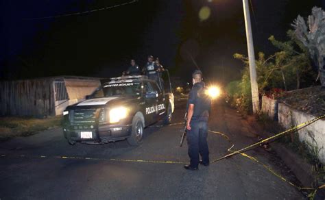 gunmen ambush police convoy near mexico city killing 13