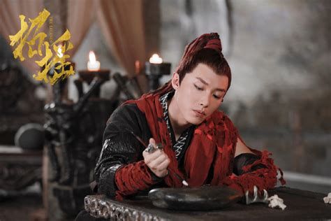 Kralı hwanwoong un hayatını konu almaktadır. The Legends (2019) | DramaPanda