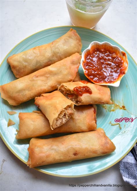 2 tablespoons cooking oil ½ teaspoon cornstarch ½ tablespoon soy sauce ½ pound ground chicken 1 cloves garlic, finely chopped 1 stalk green onion, chopped ¼ head of. Spring Rolls Recipe /Chicken Spring Rolls. | Pepper ...