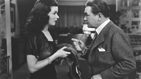 Baseado em obra de j. The Woman In The Window (1944) Film Summary and Movie Synopsis