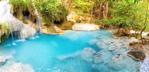 Premium Photo Panorama Of Emerald Blue Lake With Rock Cascades Of