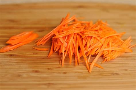 Common items to be julienned are carrots for carrots julienne, celery for céléris remoulade, or potatoes for julienne fries. 10 Vegetable Cuts You Should Know | Wrytin