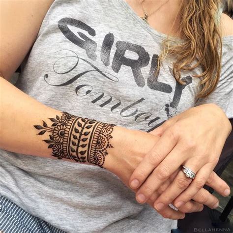 Top 10 Henna Wrist Cuff Designs To Try