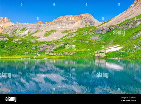Agua Hierba Hielo Fotos e Imágenes de stock - Alamy
