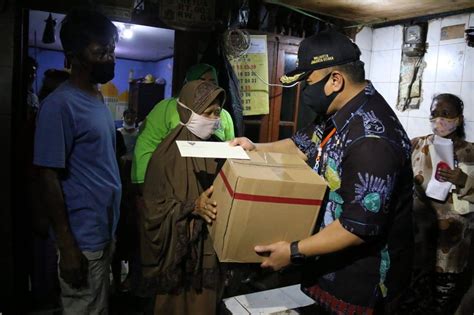 Semua barang ada disini, dari handphone, komputer, otomotif, fashion bahkan rumah dan lowongan kerja. Pemprov DKI Jakarta Mulai Salurkan Bantuan Sosial bagi ...