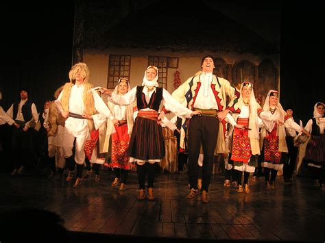 Коло - южнославянский хороводный танец
