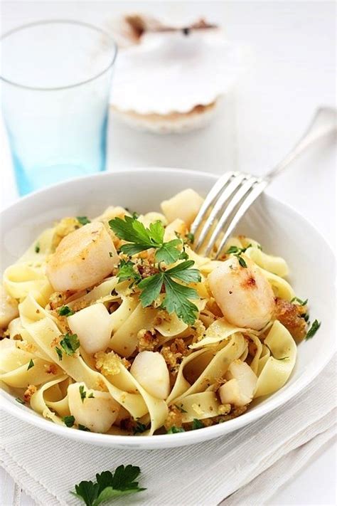 MIEL RICOTTA Tagliatelle con Saint Jacques e pane croccante