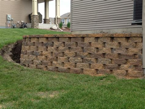 Retaining Wall Ideas For Sloped Side Yard