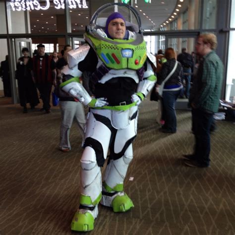 Rawrbomb As Buzz Lightyear At Eccc 2012 Saturday Cosplay Pinterest