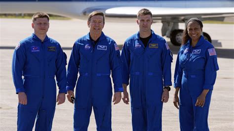 NASA Astronauts Won T Say Which One Of Them Got Sick After Almost Eight