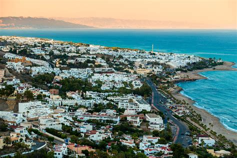 Kiinteistön sijainti hotel servigroup marina playa sijaitsee golfkentän vieressä, ja club marina golf mojácar ja playa de la marina de la torre sijaitsevat 5 minuutin kävelymatkan päässä. Senator adquiere el Hotel Suites Puerto Marina de Mojácar