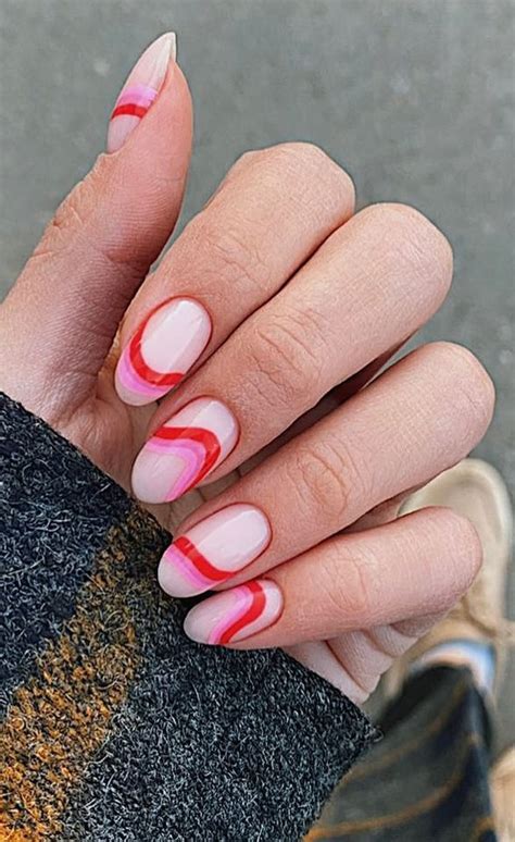 45 Cute Summer Nails 2021 Abstract Ombre Pink And Red Tips
