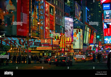Times Square At Night Nyc Stock Photo Alamy