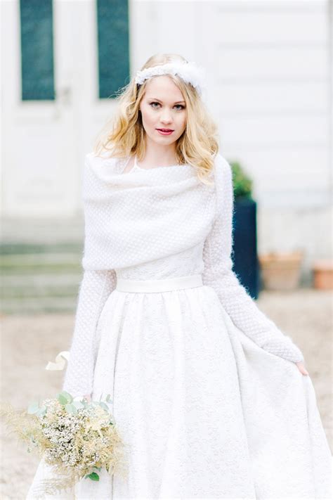 We did not find results for: Brautkleid mit Strickbolero