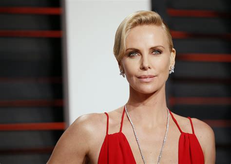 Charlize Theron Talks About Dating As A Single Mom Cbs News