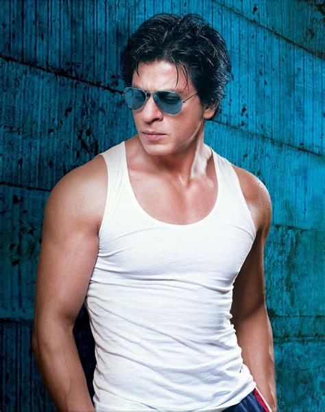 Shahrukhkhan Onn Ad Shahrukh Khan Simple Background Images Hot Shots Bollywood Actors Hot