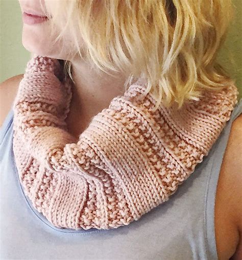 Free Knitting Pattern For 2 Row Repeat Knit Purl Textured Cowl Crochet Free Knitting How To