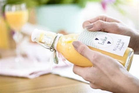 Mit einem kleinen aufkleber rettest du nicht nur viele bäume, du sparst auch arbeit, zeit und geld. Etikettenvorlagen für Eierlikör & Schnaps | Avery ...