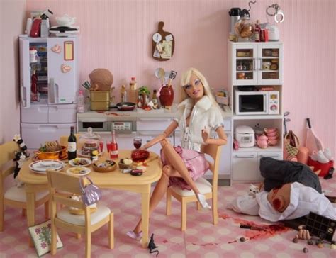 Barbie En Mode Trash La Photographe Mariel Clayton Nous Fait Sourire