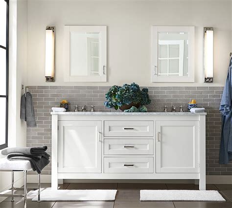 See more small bathroom vanity ideas here: How to Organize Your Bathroom