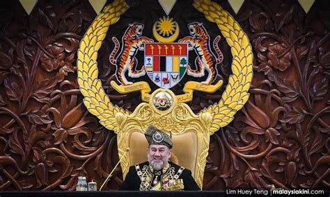 Sila duduk jangan lari bersama dr dzulkefly ahmad. Wak Labu Farm: Semua sila duduk dan jangan lari, usik Agong