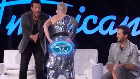 American Idols Katy Perry Shows Off Wardrobe Malfunction During Show