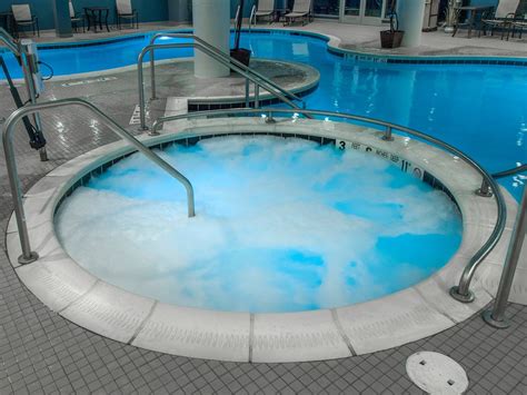 Doubletree By Hilton Hotel Niagara Falls New York Pool Pictures