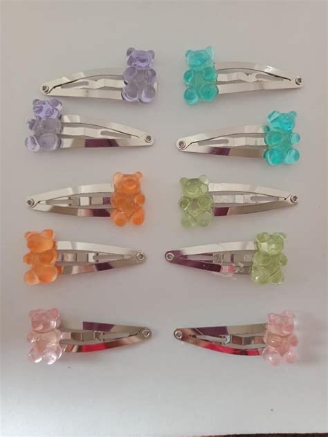 11 easy ways to style hair clips for short hair (braidless). Gummy bear snap hair clips | Etsy earrings, Hair clips ...
