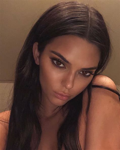 Get in touch with kendall jenner (@officialkendalljenner) — 5502 answers, 73221 likes. Kendall Jenner - Social Media 06/17/2018 • CelebMafia