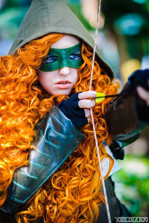 Green Arrow Vs Merida Cosplay Mashup Wondercon 2015 Yorkinabox