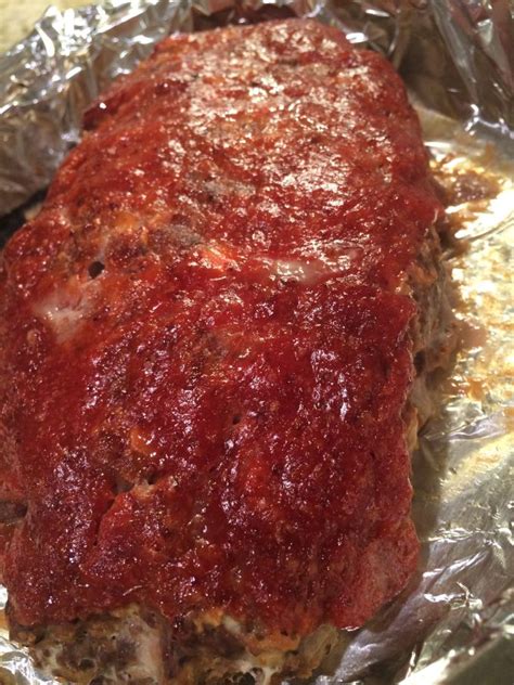 Place mixture into a loaf pan or shape into a loaf and place on a baking pan. Low-fat Meatloaf | Jenny Anchondo