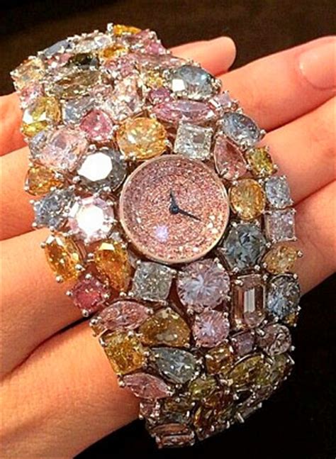 Becoming the world's most valuable watch doesn't just happen for graff diamonds, it took its founder years of hard work and hard dreaming to bring this crown jewel of. Dünyanın En Pahalı Saatleri (Resimli)