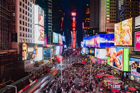 Samsung Installs Momentous New Led Displays In The Heart Of New York S