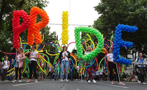 Näytä lisää sivusta lgbt facebookissa. La Giornata Mondiale dell'orgoglio LGBT: ecco come è nato ...