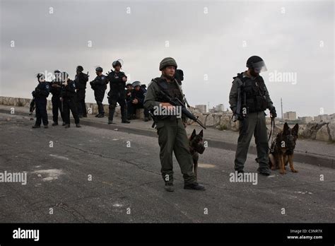 Jerusalem Police Disperse A Few Dozen Palestinian Youths Rioting In Isawiyah On Yom El Naqba