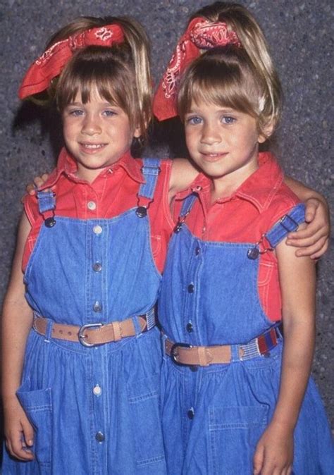 Olson Twins Ashley Mary Kate Olsen Ashley Olsen Cute Twins Beautiful People Photography Dj