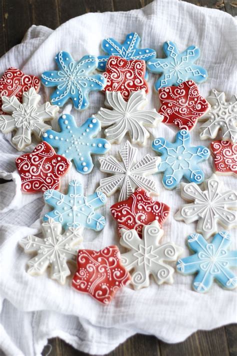 Christmas wreath cookies are sugar cookies decorated with royal icing. These snowflake cookies were made using royal icing, and ...