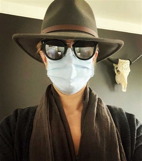 Face Mask Wth Sunglasses And Fedora Hat Face Masks Fashion Best Face Products Best Face Mask
