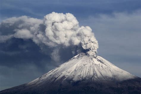Popocatépetl Volcano Last Eruption Mexican Natural Phenomenon Exhaled