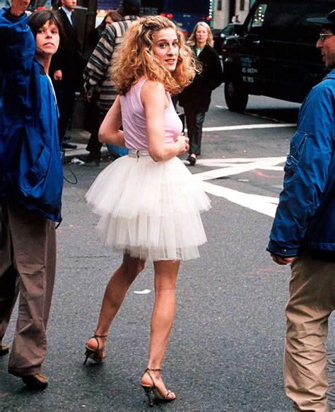 20 of the most iconic sex and the city outfits fashion quarterly