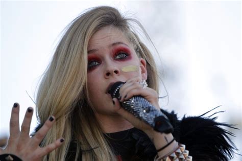 avril lavigne speaks up about lyme disease that affects thousands every year ibtimes
