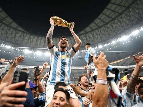 El Post De Instagram De Lionel Messi Levantando La Copa Del Mundo Se Convirtió En La Publicación