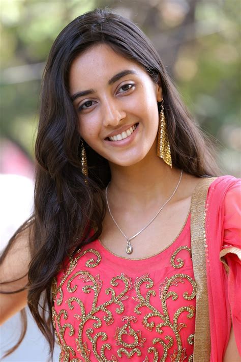 Simran Kaur Hd Images India Actress Simran Cute Photoshoot Images