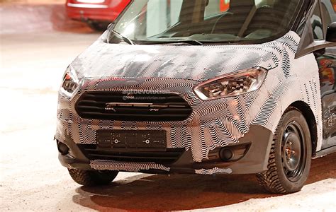 2018 Ford Tourneo Courier Facelift Spied Almost Undisguised Autoevolution