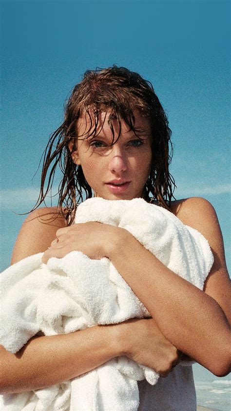 Hn98 Taylor Swift Beach Summer Wet Wallpaper