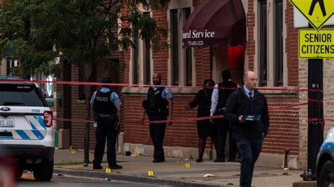 Shooting At Chicago Funeral Leaves 15 Injured 1 In Custody