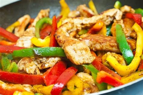 How to make chicken fajitas. Basic Chicken Fajitas Recipe - Quiet Corner