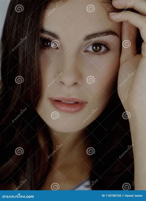 Model Beauty Pose Hand On Chin Stock Photo Image Of Fashion Imacon